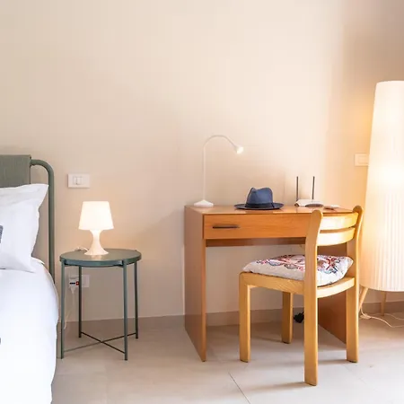 L'arancio E I Pesci Rossi Apartment *